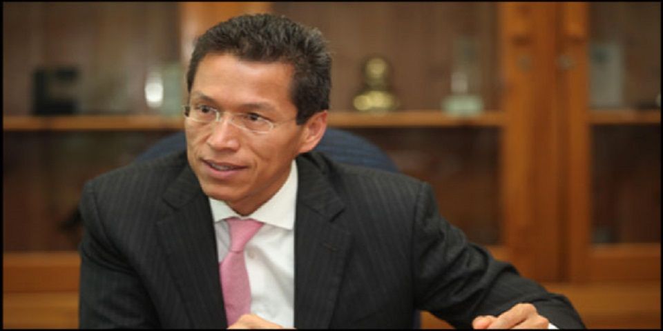 Jefe del SAT denuncia intento de robo de datos personales