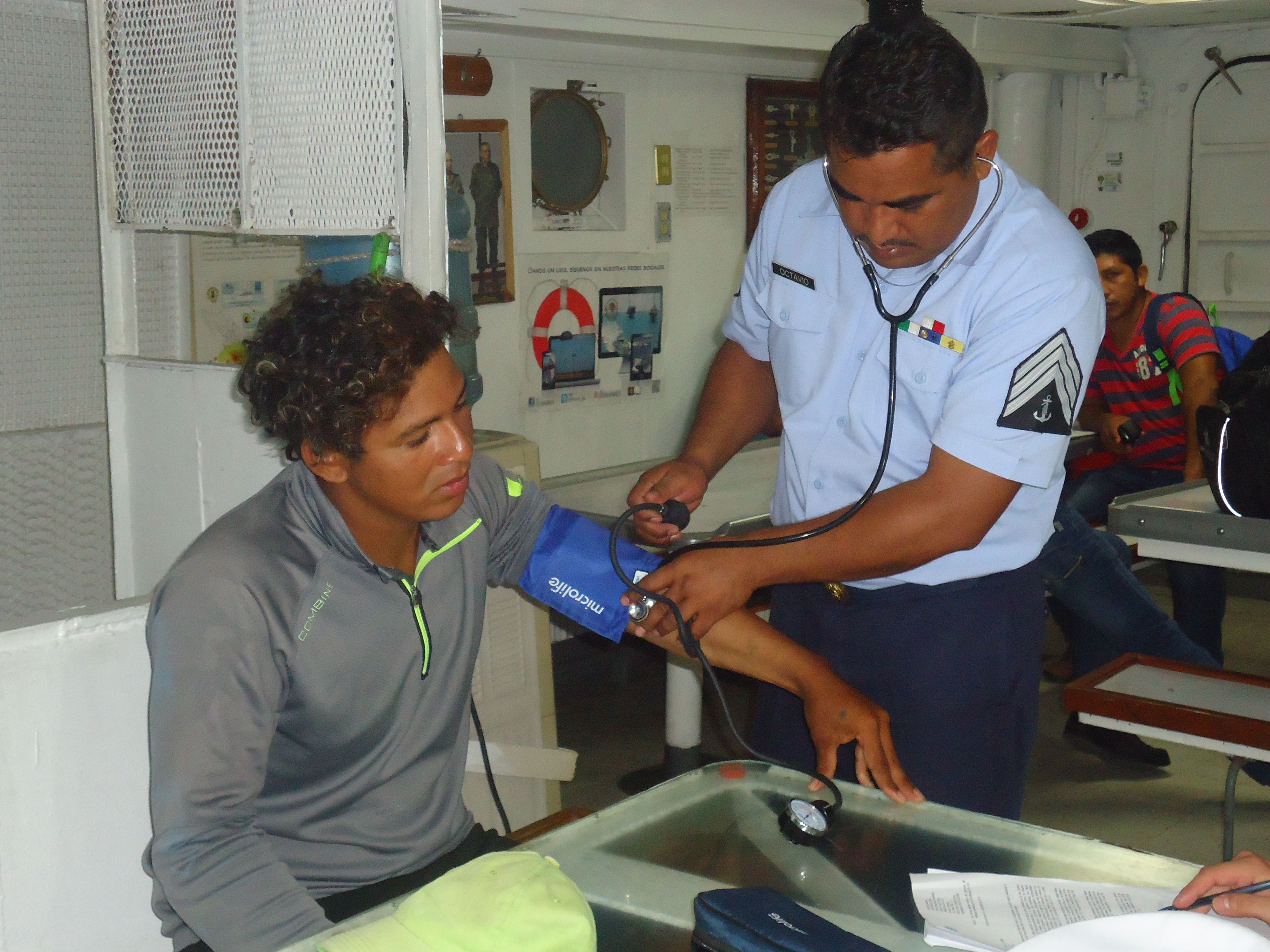 Marina rescata a cuatro náufragos en Chiapas - SEMAR_BOLET÷N_134_15_IMG_06