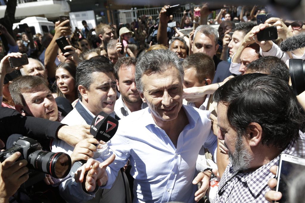 Macri y Scioli se enfrentan en las urnas - SOP-AP-SPANI-SPAN-AR_Cast-1024x683