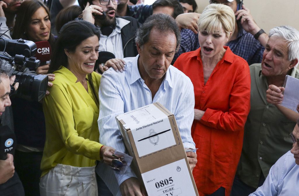 Macri y Scioli se enfrentan en las urnas - SOP-AP-SPANI-SPANELN-_Cast-1024x673