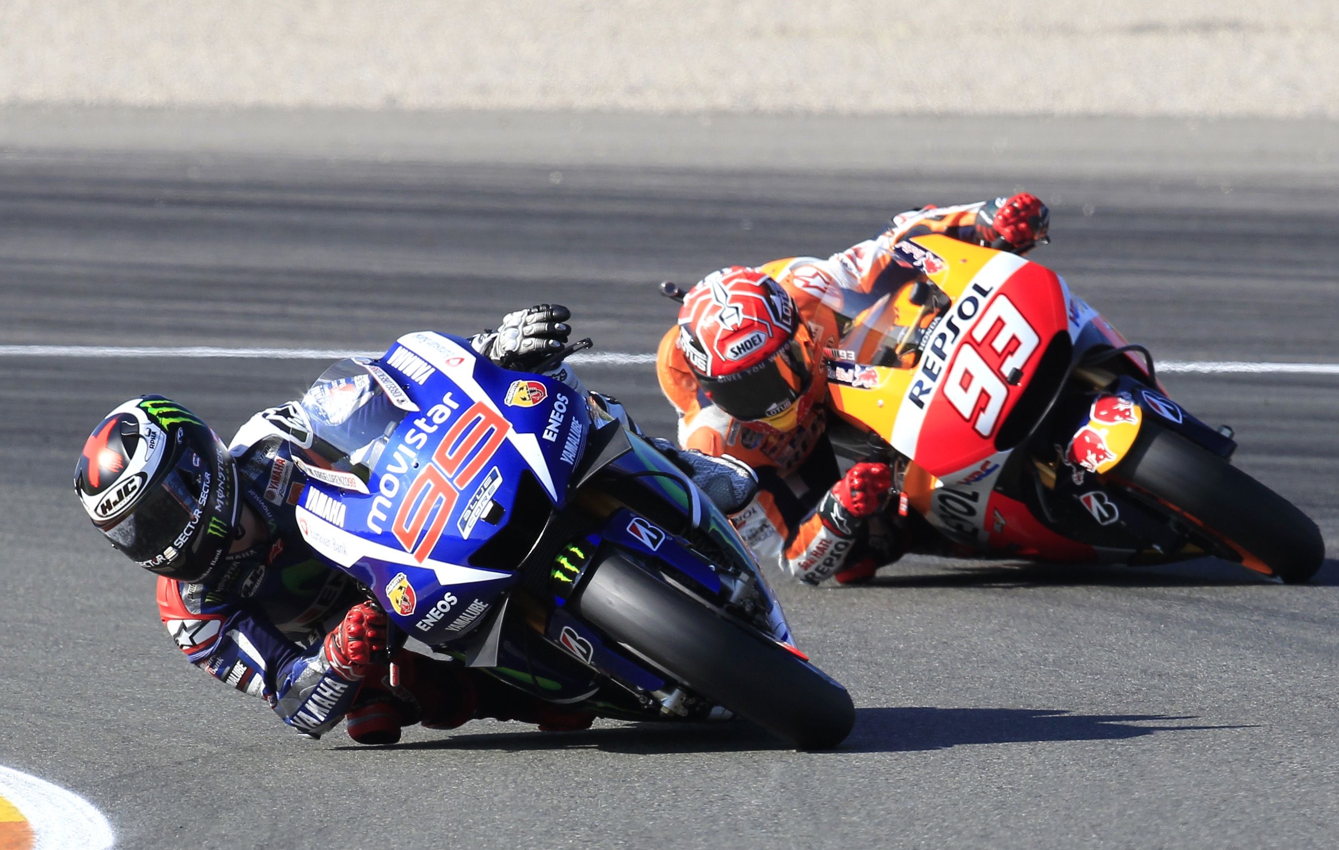 Lorenzo se queda con el título de MotoGP