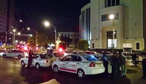 Taxistas protestan en rechazo a Uber