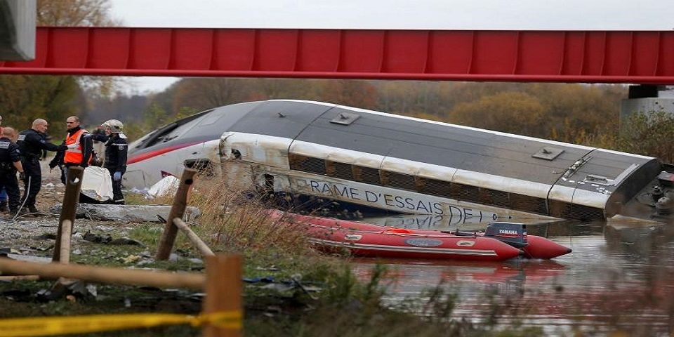 Nueva tragedia en Francia: descarrila tren y provoca diez muertos