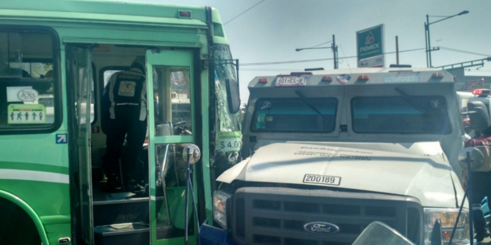 Veinte lesionados por choque de Trolebús