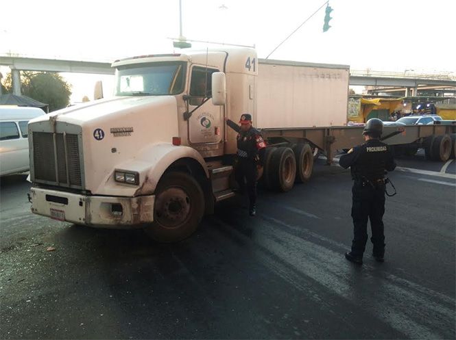 Detienen a hombre que intentaba cruzar 2.3 toneladas de mariguana a EE.UU.