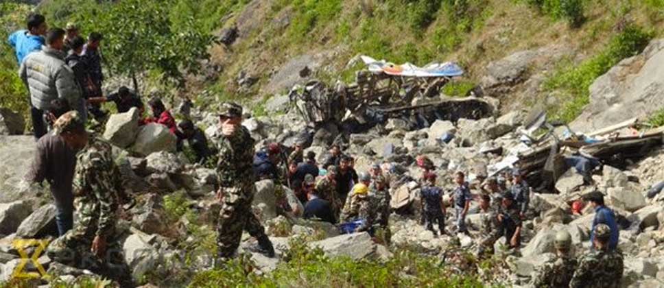 Mueren 30 en accidente de autobús en Nepal Mueren 30 en accidente de autobús en Nepal
