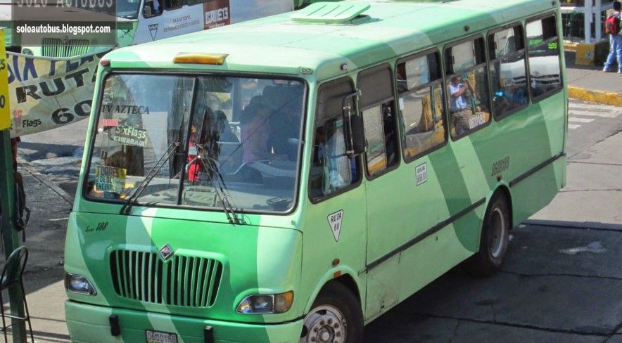 Vuelca unidad de transporte público en Álvaro Obregón