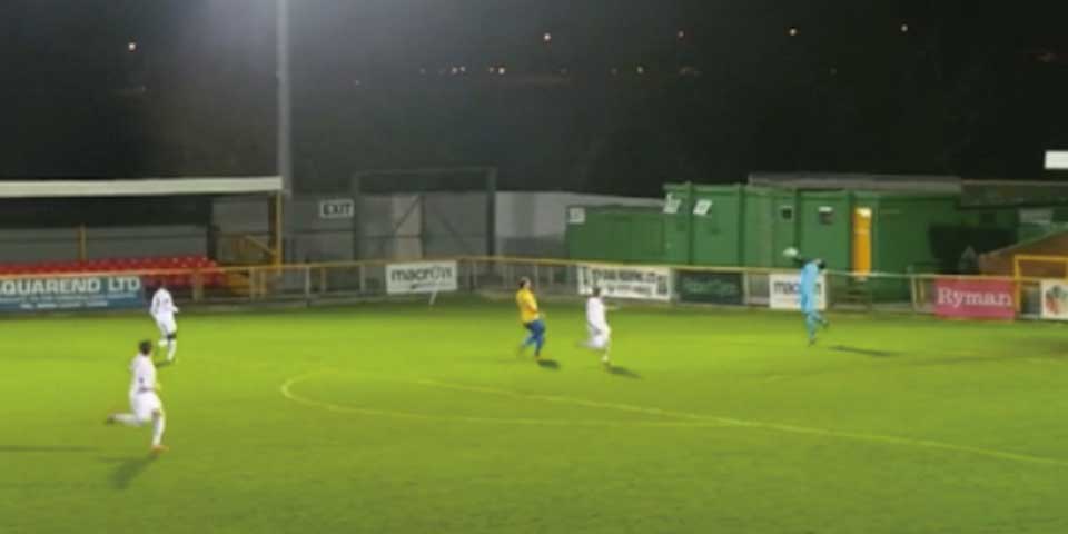 Video: fuerte viento provoca impresionante autogol