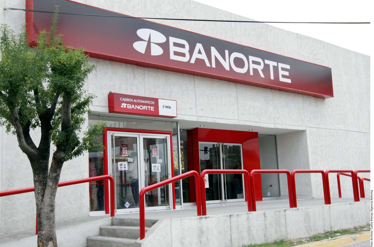 Bancos y BMV cerrados este lunes - banco-banorte