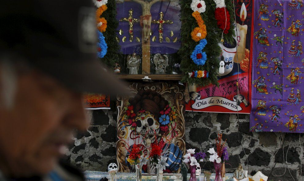 El Día de Muertos en el mundo - cementerio-los-remedios-mexico-reuters