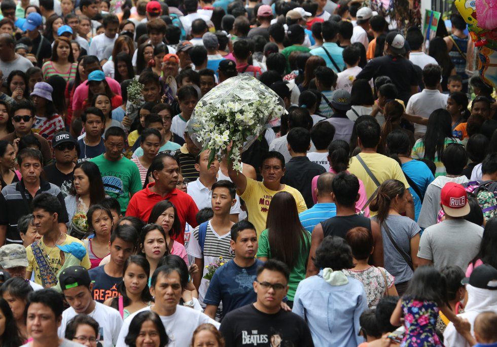 El Día de Muertos en el mundo - cementerio-manila-3