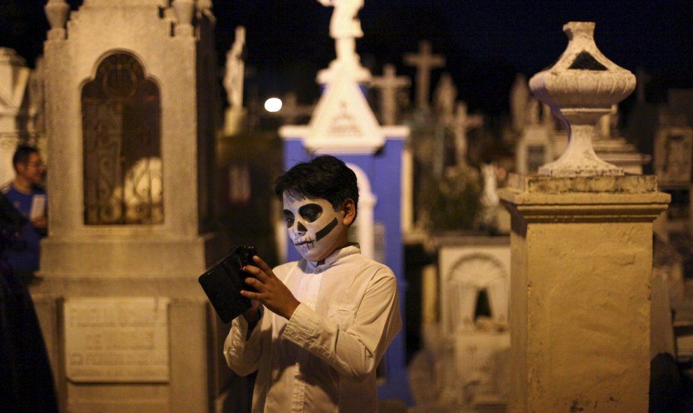 El Día de Muertos en el mundo - cementerio-merida-reuters