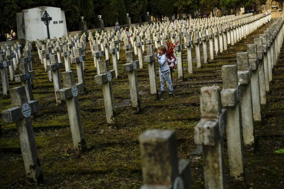 El Día de Muertos en el mundo - cementerio-pamplona