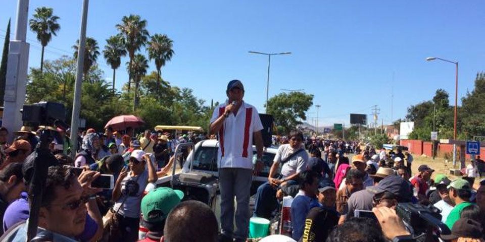 CNTE analiza sancionar a maestros que acudieron a evaluación CNTE analiza sancionar a maestros que acudieron a evaluación