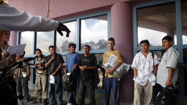 En Nueva York emiten guía sobre políticas para ciudades santuario - deportaciones