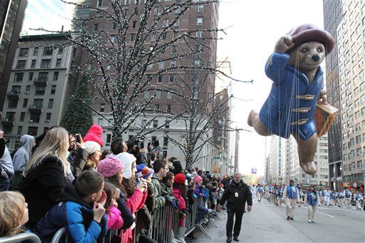 Millones acuden a desfile de Acción de Gracias en NY - desfile-globo-6