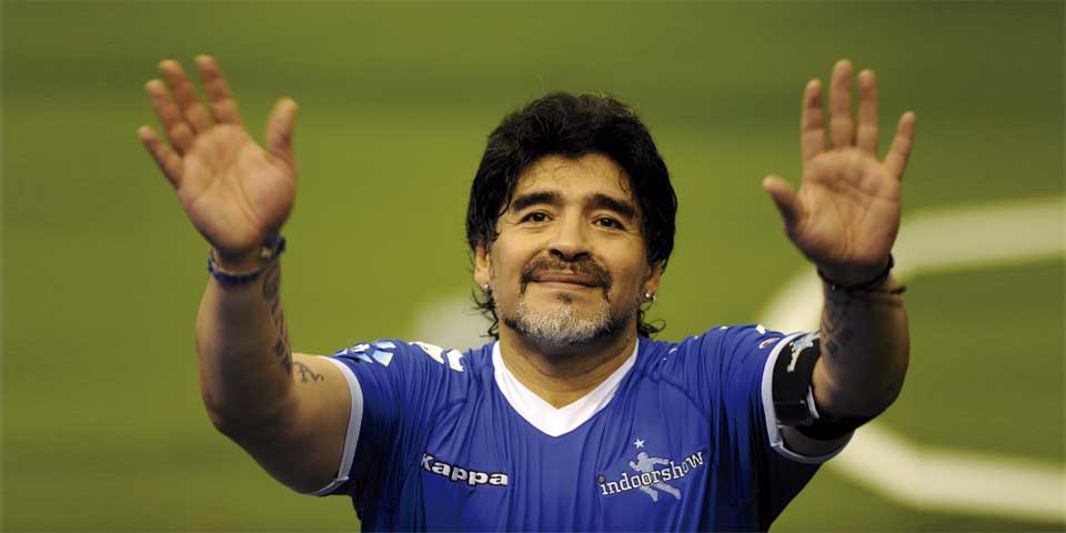 Logra Maradona embargo de bienes de ex esposa Logra Maradona embargo de bienes de ex esposa