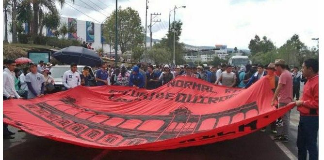 CNTE marcha en Morelia