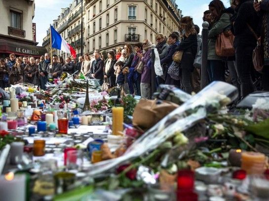 Francia guarda minuto de silencio por víctimas de atentados - eltiempo-colombi