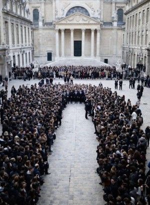 Francia guarda minuto de silencio por víctimas de atentados - especial6