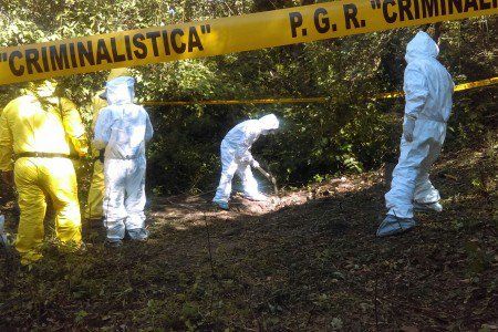 Encuentran otra fosa con un cuerpo en Carrizalillo, Guerrero