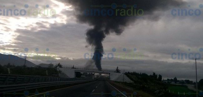 Incendio en la autopista Puebla-Orizaba