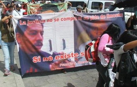 CNTE protesta en Oaxaca, exige liberar a docentes detenidos