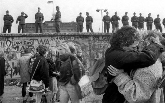 Conmemoran 26 aniversario de la caída del Muro de Berlín - foto-especial1