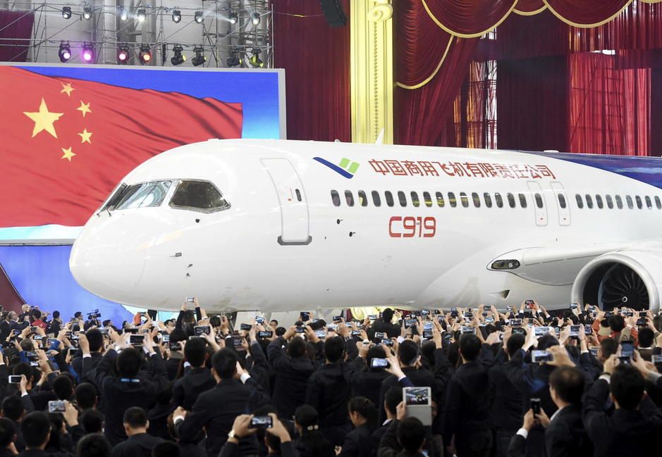 Video: China presenta su primer avión comercial - foto-reuters
