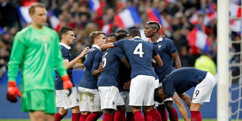 Francia vence al campeón del mundo
