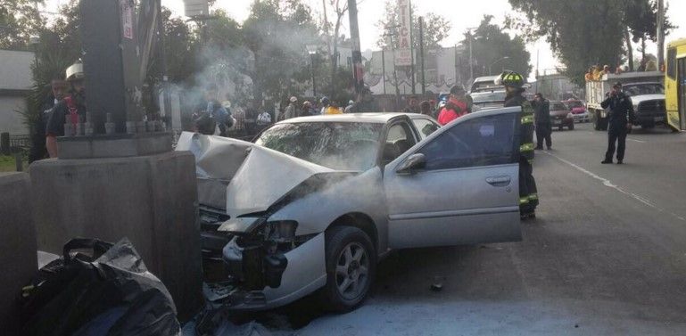 Muere mujer tras chocar contra poste en La Viga - guiesga1