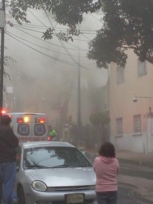 Incendio deja un muerto en la delegación Miguel Hidalgo - incendio1