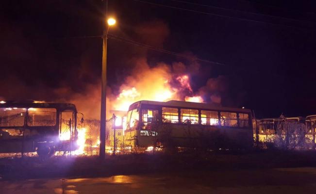 Se incendian 47 autobuses en Tabasco