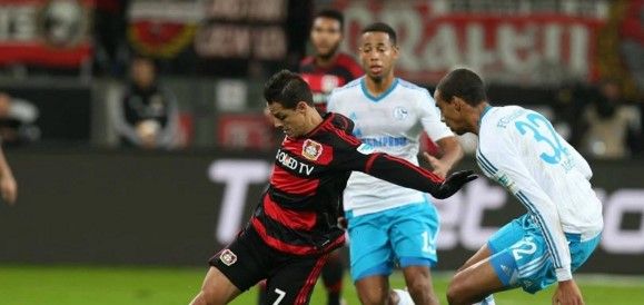 Bayer empata con autogol provocado por Chicharito Hernández