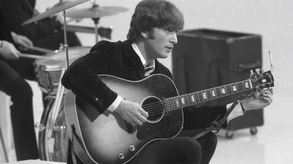Rompe récord subasta de guitarra robada a John Lennon