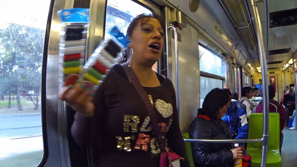 Cinco mil 'vagoneros' detenidos tras operativos en el Metro - metro-sellers-2-1024x576