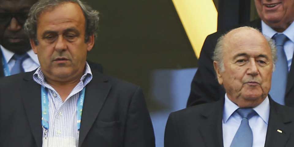 Fiscales de FIFA buscan inhabilitar de por vida a Blatter y Platini