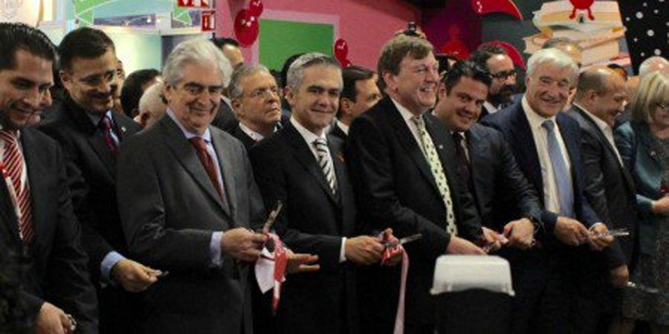 Salario mínimo debería ser de 180 pesos: Mancera