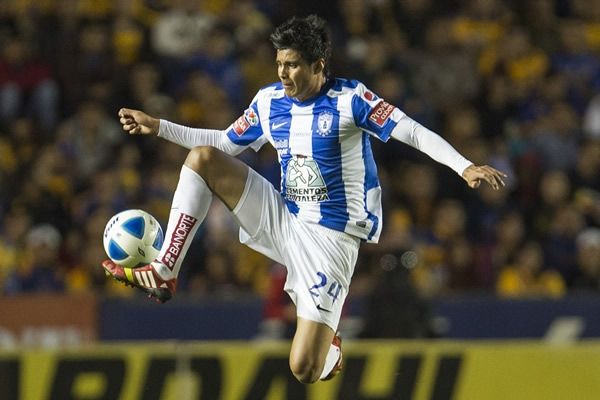 Rayados y Pachuca intercambian defensas - miguel-herrera-equihua