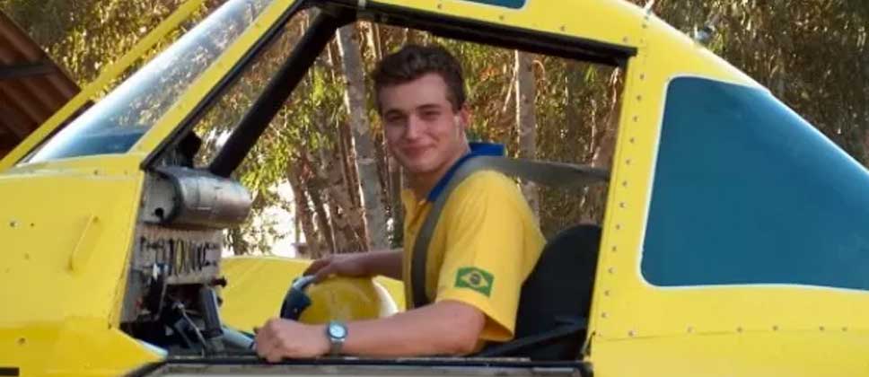 Muere piloto brasileño mientras realizaba acrobacias Muere piloto brasileño mientras realizaba acrobacias