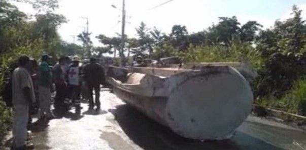 Muere un hombre por volcadura de pipa