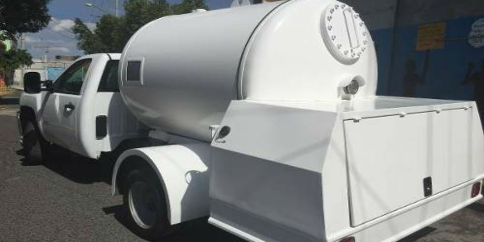 Otra volcadura de pipa de gas en Tlalnepantla