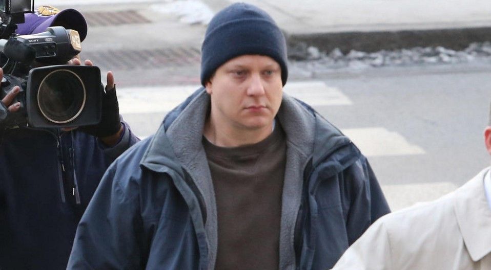 Liberan a policía de Chicago acusado de homicidio