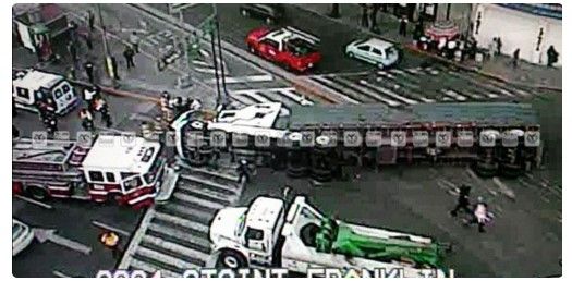 Vuelca tráiler en colonia Escandón