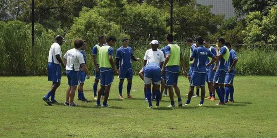 De antemano sabemos que estamos perdidos: DT de El Salvador