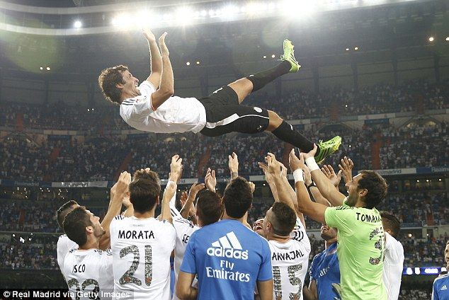 El adiós a un grande - raul8