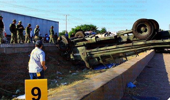 Volcadura de vehículo militar deja un muerto y diez heridos - rfmhhnfg