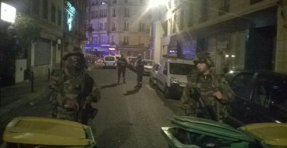 Ataques terroristas en París dejan al menos 130 muertos