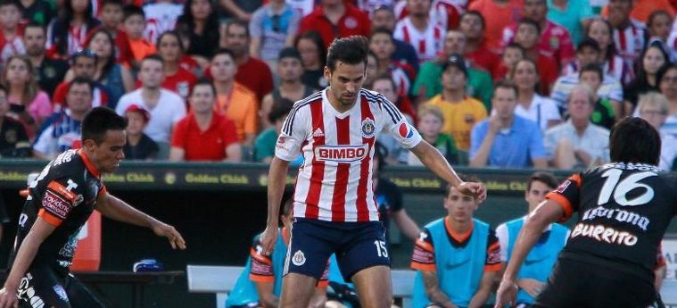 Chivas no supo mantener la ventaja y empata en casa