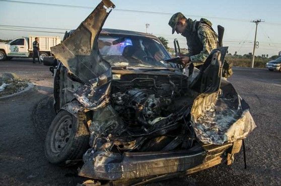 Volcadura de vehículo militar deja un muerto y diez heridos - weghg4